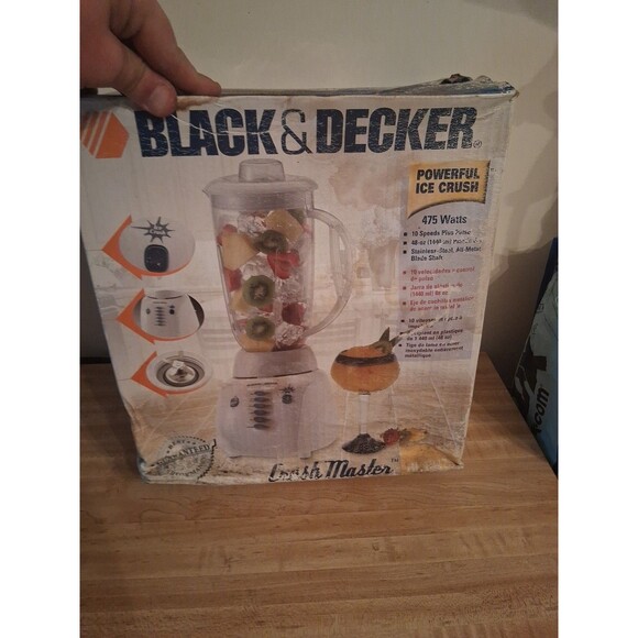 Black & Decker 12 Speed 42oz Glass Blender Crush Master 475W White BL12475G NIB - Picture 1 of 3
